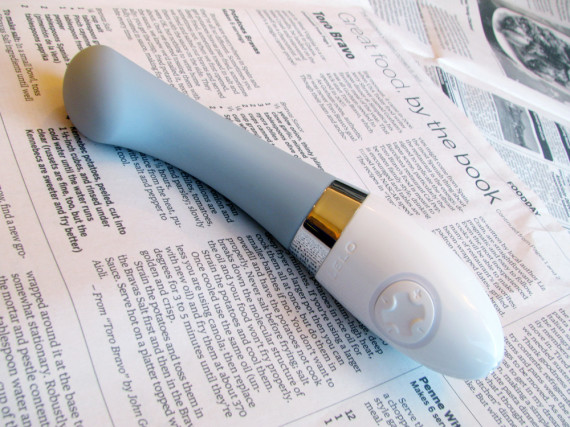 LELO Gigi 2 rechargeable G-spot vibrator LELO Gigi 2 rechargeable G-spot vibrator